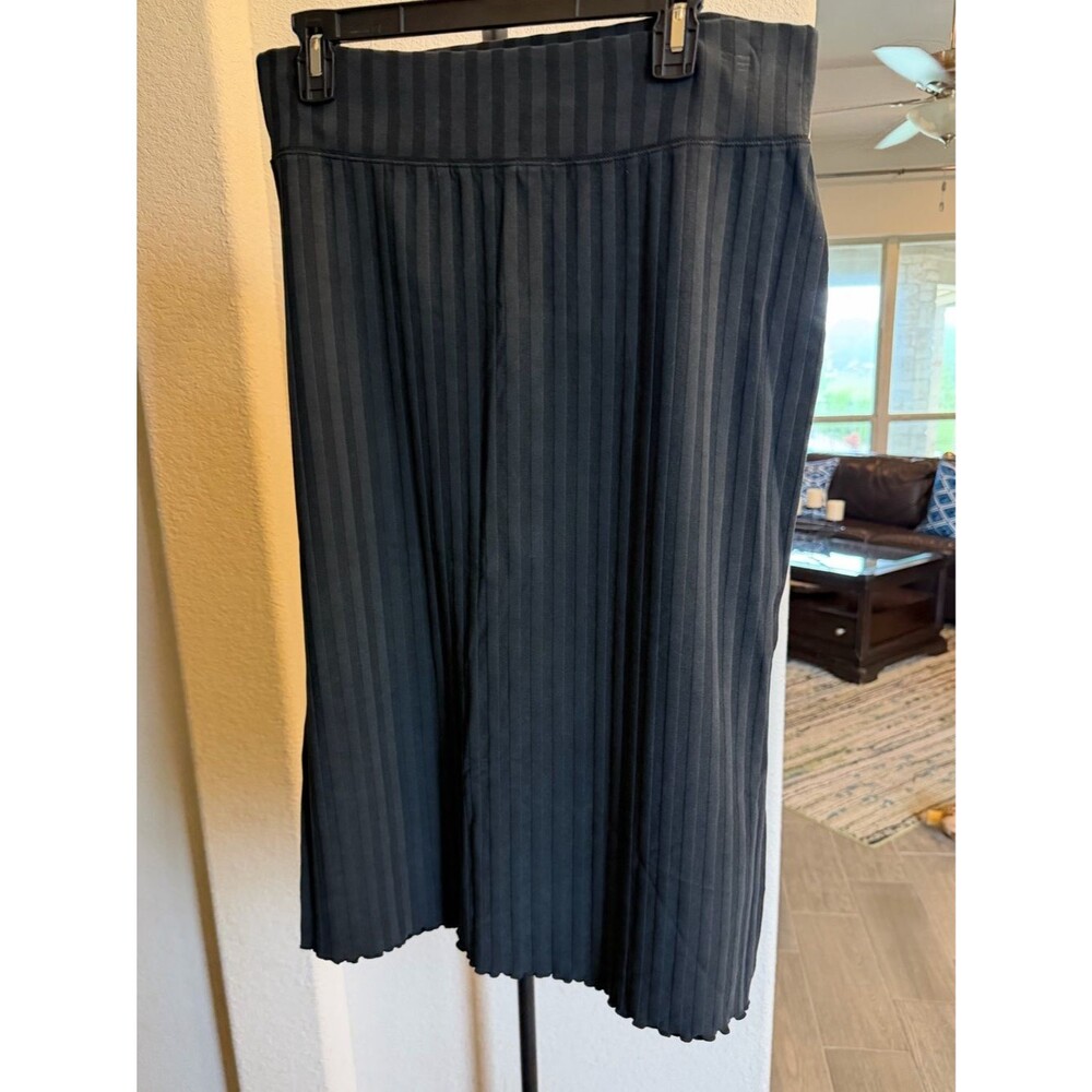 offline by Aerie Black Vertical-Rib Ruffle Hem Midi Skirt L